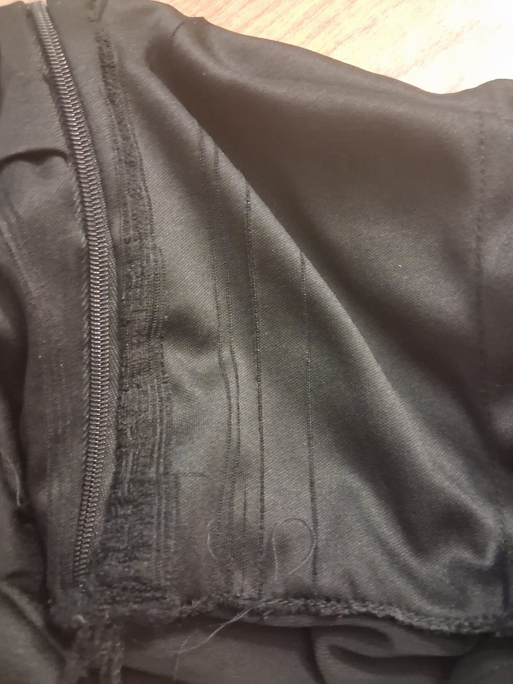 London Times Black One-Shoulder Ruched & Sequins Cocktail Dress         Size 14 - Picture 8 of 9